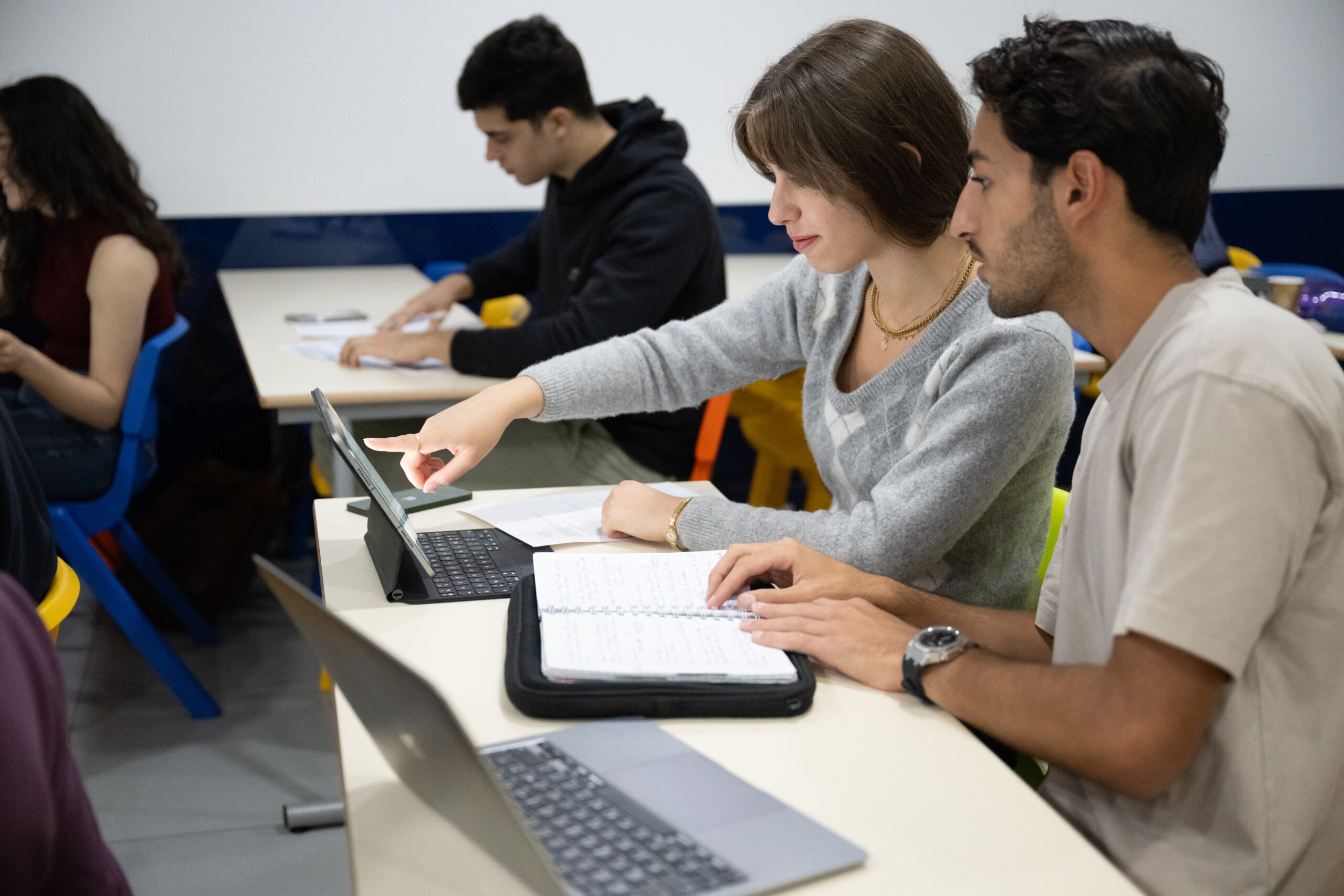 Réussir la première année PASS et LAS : pourquoi les étudiants de Diploma Santé dépassent la moyenne nationale